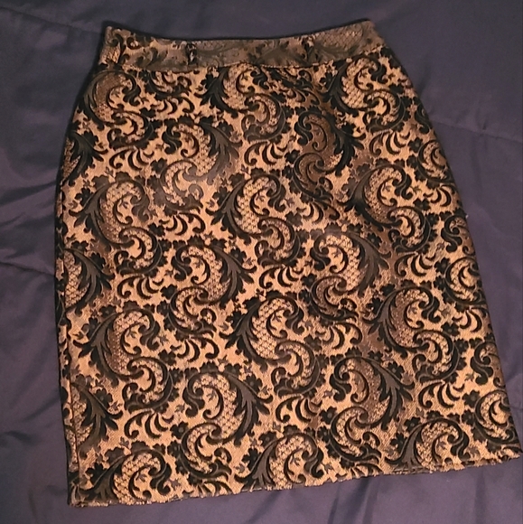 NWOT! Brocade Black & Gold Skirt Size 4 - Picture 4 of 6